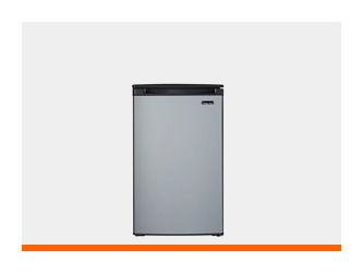 Frigobar compacto en acabado acero inoxidable, ideal para oficinas o recámaras con diseño de puerta única.