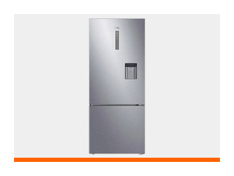 Refrigerador tipo Bottom Mount en acero inoxidable con dispensador de agua y diseño de congelador inferior.