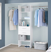 Organizador de clóset de madera blanco con cajones, repisas y tubos para colgar ropa