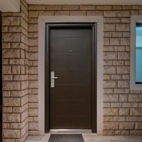 PUERTA EXTERIOR DE SEGURIDAD 13 PASADORES 96 X 213 CM DERECHA EMBERO TIPO MADERA