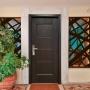 PUERTA EXTERIOR DE SEGURIDAD 13 PASADORES 96 X 213 CM DERECHA WENGUE TIPO MADERA