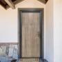 PUERTA EXTERIOR DE SEGURIDAD 13 PASADORES 96 X 213 CM IZQUIERDA GRIS TIPO MADERA