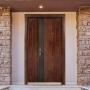 PUERTA EXTERIOR DE SEGURIDAD CON FIJO 15 PASADORES 120 X 213 CM DERECHA NOGAL ROJO TIPO MADERA