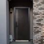PUERTA EXTERIOR DE SEGURIDAD 13 PASADORES CON CERRADURA DIGITAL 96 X 213CM DERECHA NEGRO TEXTURIZADO