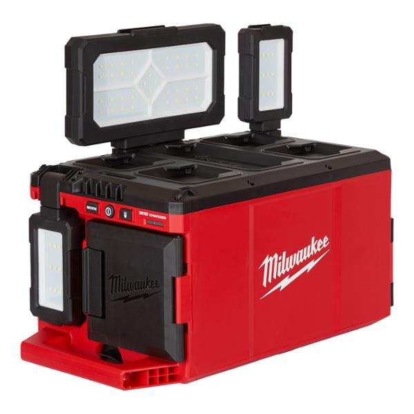 LÁMPARA CARGADOR MILWAUKEE M18 PACKOUT DE 18 VOLTIOS 3000 LÚMENES