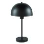 LÁMPARA DE MESA CORBIN DE 44.5 CM MODERNA NEGRA CON PANTALLA METÁLICA NEGRA Y ENCHUFE AC EN LA BASE