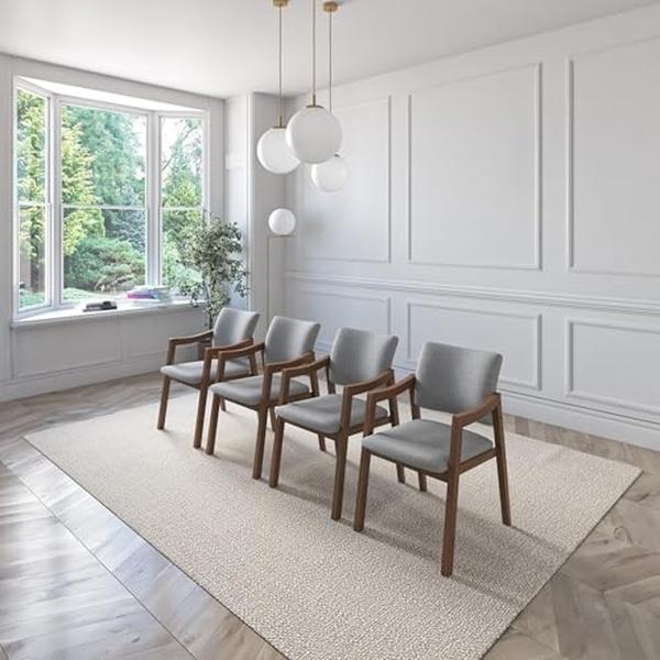 SET DE 4 SILLAS DE COMEDOR LESSON DE MADERA DE NOGAL CON TAPIZADO GRIS CLARO