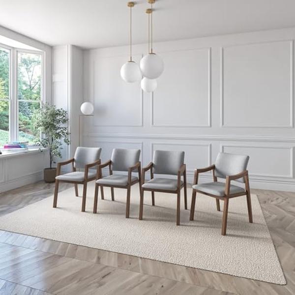 JUEGO DE COMEDOR EXTENSIBLE MAUI DE MADERA DE NOGAL CON 4 SILLAS TAPIZADAS GRIS CLARO