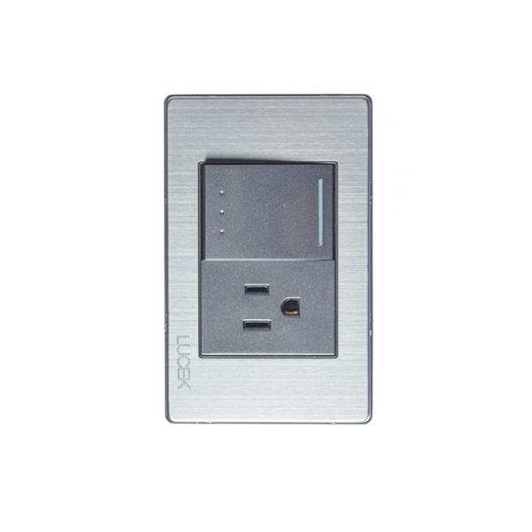 PLACA METÁLICA CON 1 INTERRUPTOR DE ESCALERA Y 1 CONTACTO DE 1.5 MÓDULOS ANODIZADO