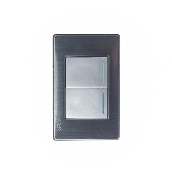 PLACA METÁLICA CON 2 INTERRUPTORES SENCILLOS DE 1.5 MÓDULOS PLATEADO
