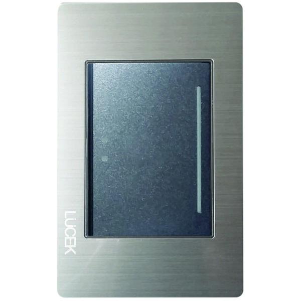 PLACA METÁLICA CON 1 INTERRUPTOR DE ESCALERA DE 3 MÓDULOS ANODIZADO