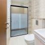 CANCEL PARA BAÑO CORREDIZO DOBLE PERFIL NEGRO VIDRIO ESMERILADO MEDIEVAL 106 A 110 X 187 CM ALUMINIO