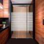 CANCEL PARA BAÑO CORREDIZO PERFIL NEGRO VIDRIO ESMERILADO 166 A 170 X 187 CM ALUMINIO
