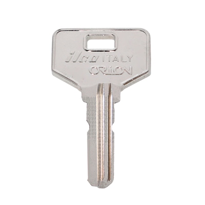 LLAVE RESIDENCIAL PARA CERRADURA 5.2 x 2.9 x 1 CM PLATA