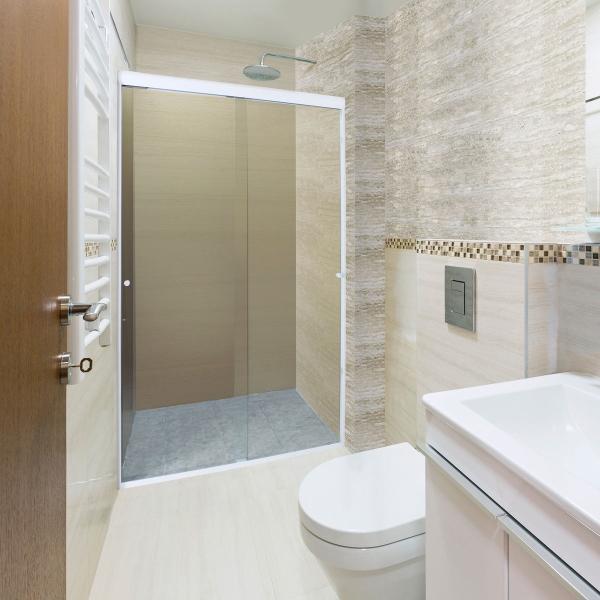 CANCEL PARA BAÑO CORREDIZO PERFIL BLANCO VIDRIO TRANSPARENTE 121 A 125 X 187 CM ALUMINIO