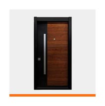 Puerta de seguridad moderna con acabado tipo madera y marco negro con jaladera vertical y mirilla