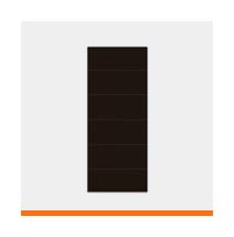 Puerta semisólida de madera oscura compuesta por seis paneles horizontales resistente a la humedad